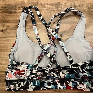 LULULEMON SPORTS BRA
